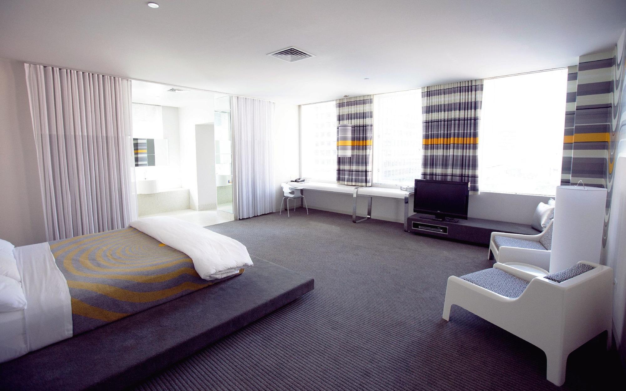 Hotel The Delphi Downtown La 4*