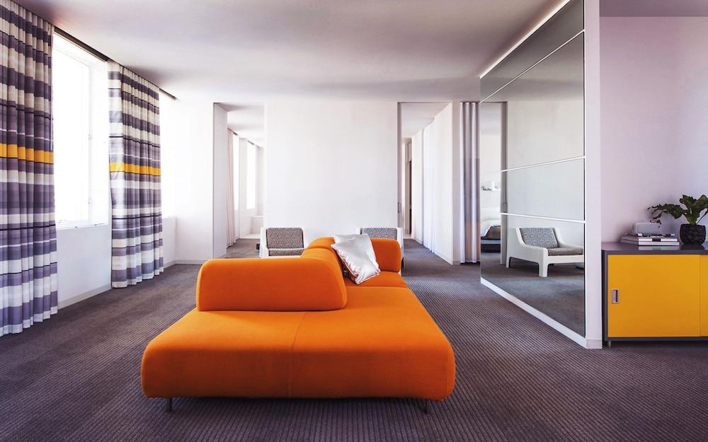 The Delphi Downtown La Hotel 4*